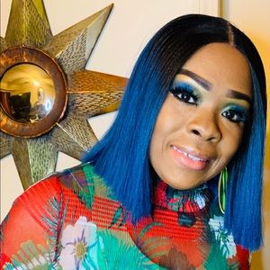 Meet your Posher, Della